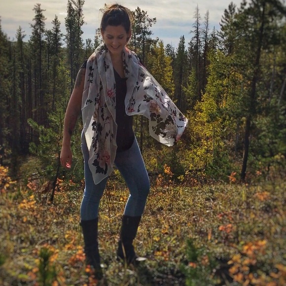 Meet your Posher, Jinell - Picture 1 of 1